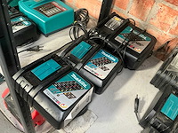 Makita batterijlader (3x) - afbeelding 1 van  4
