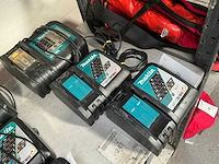 Makita batterijlader (3x) - afbeelding 1 van  4