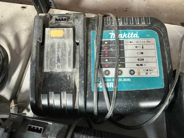 Makita batterijlader (5x) - afbeelding 3 van  5