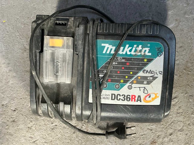 Makita batterijlader (5x) - afbeelding 5 van  5
