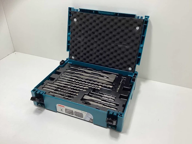 Makita betonboor-/ beitelset 17 delig - afbeelding 1 van  8