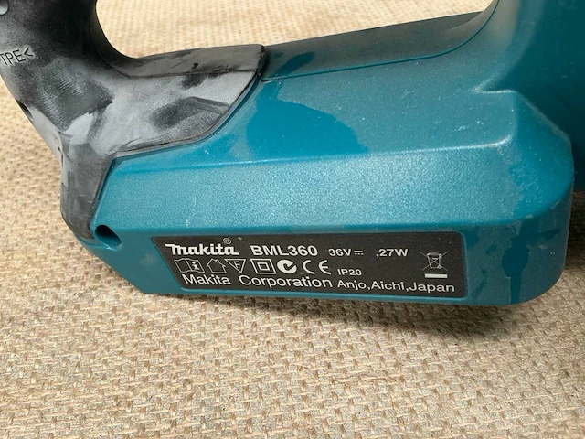 Makita bhr261 / bml360 boormachine en led draaglamp - afbeelding 8 van  8