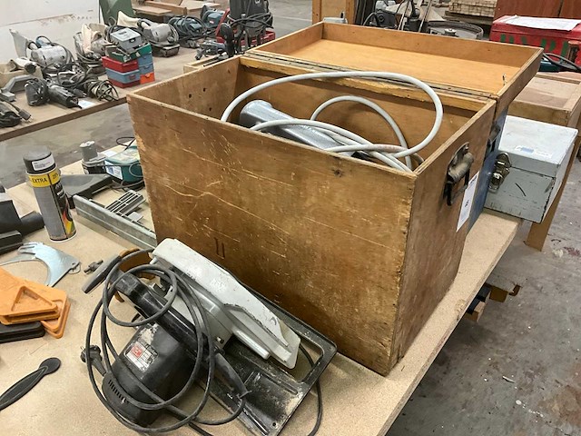 Makita-black&decker afkortcirkelzaagmachine (2x) - afbeelding 4 van  5