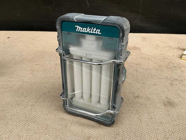 Makita bml360 accu draaglamp (2x) - afbeelding 2 van  5