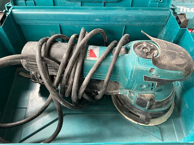 Makita bo6050 schuurmachine - afbeelding 1 van  3