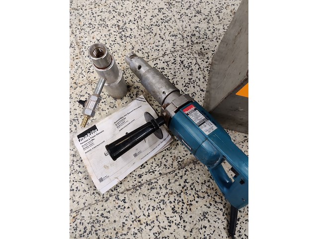 Makita boormachine met diamant-kroonboor - afbeelding 2 van  3