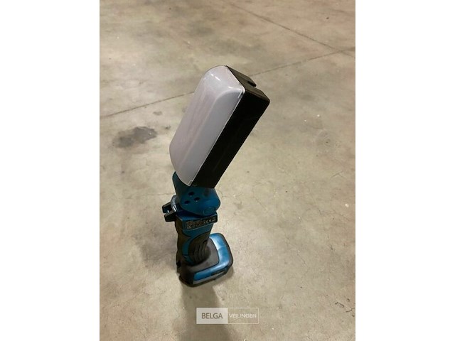 Makita bouwlamp 18v. dml801 - afbeelding 1 van  3