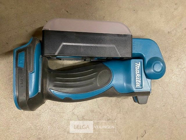 Makita bouwlamp 18v. dml801 - afbeelding 3 van  3
