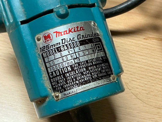 Makita bovenfrees, decoupeerzaag en haakse slijper - afbeelding 5 van  5