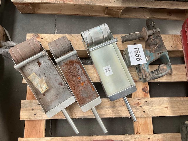 Makita breekhamer en lijmverdeelbak (3x) - afbeelding 1 van  9