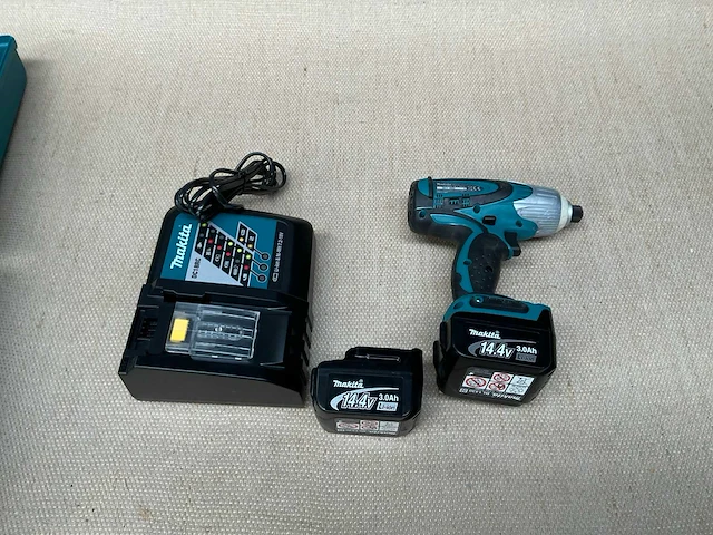 Makita bts130 accu slagschroevendraaier - afbeelding 1 van  5