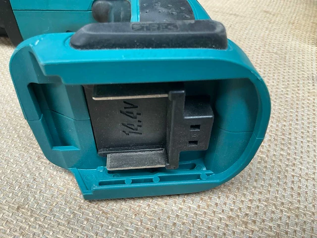 Makita btw200 / bhr162 slagmoersleutel en boormachine - afbeelding 2 van  11