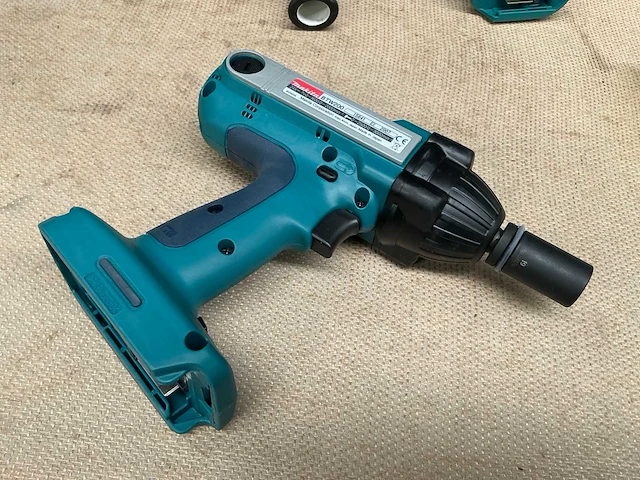 Makita btw200 / bhr162 slagmoersleutel en boormachine - afbeelding 5 van  11
