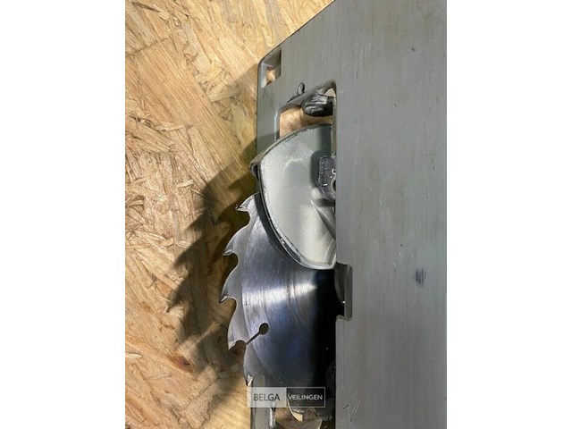 Makita cirkelzaag dhs680 (opmerking veer van veiligheidskap is stuk) - afbeelding 3 van  3