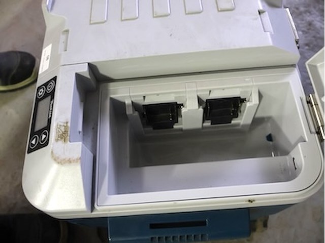 Makita cool en warmer box - afbeelding 5 van  7