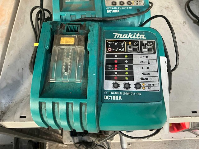 Makita dc18ra batterijlader (3x) - afbeelding 2 van  4