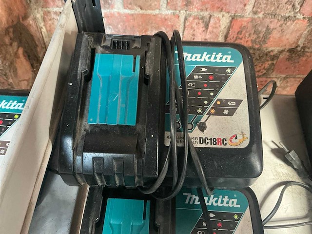 Makita dc18rc accu laders (4x) - afbeelding 4 van  4