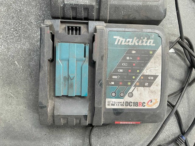 Makita dc18rc acculader (2x) - afbeelding 4 van  4