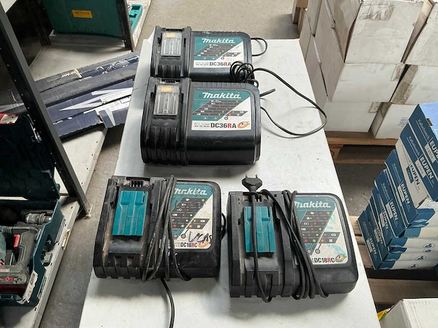 Makita dc18rc / dc36ra acculader (7x) - afbeelding 1 van  6
