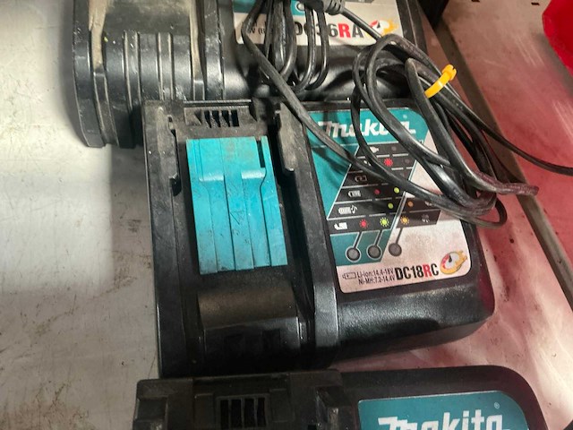 Makita dc18rc / dc36ra diverse accu laders (3x) - afbeelding 2 van  4