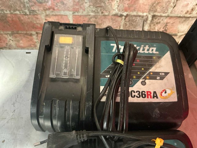 Makita dc18rc / dc36ra diverse accu laders (3x) - afbeelding 3 van  4