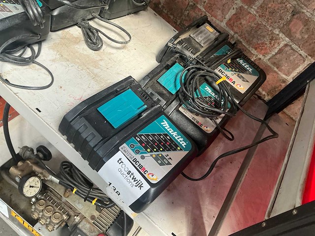 Makita dc18rc / dc36ra diverse accu laders (3x) - afbeelding 4 van  4