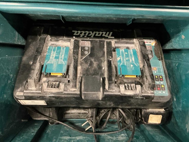 Makita dc18rd acculader (3x) - afbeelding 2 van  3