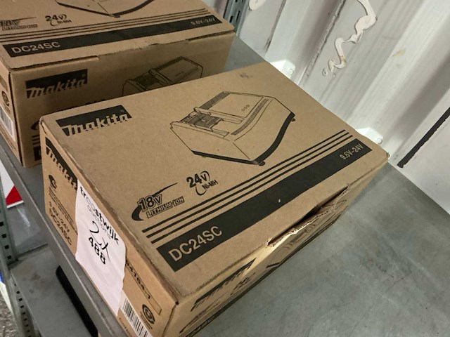 Makita dc24sc batterij lader (2x) - afbeelding 2 van  3