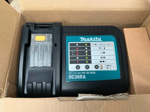 Makita dc36ra batterijlader (2x) - afbeelding 2 van  4