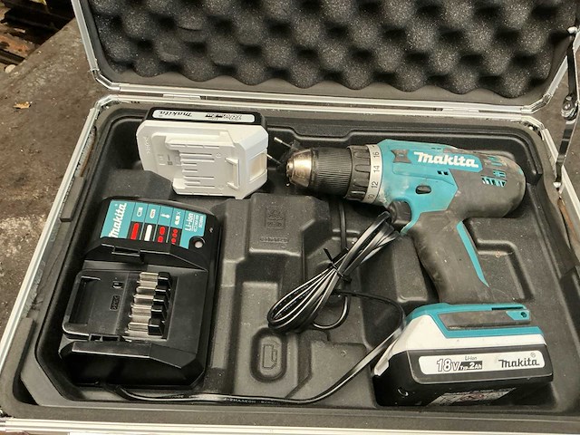 Makita df488d schroefboormachine - afbeelding 2 van  3