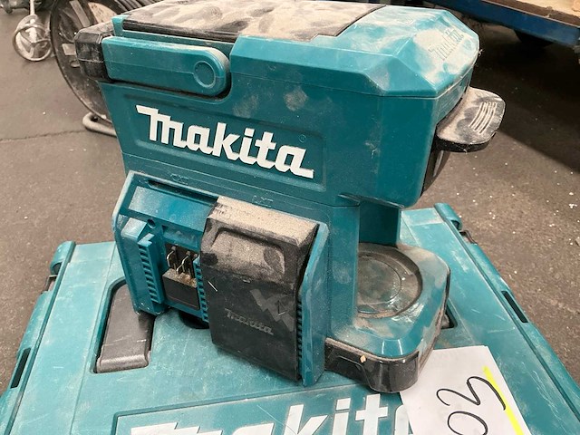 Makita dhp481 boormachine + koffiezetapparaat makita type dcm501 - afbeelding 7 van  7
