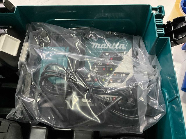 Makita dhp484 accuklopboormachine met lader en 4 accu’s - afbeelding 3 van  9