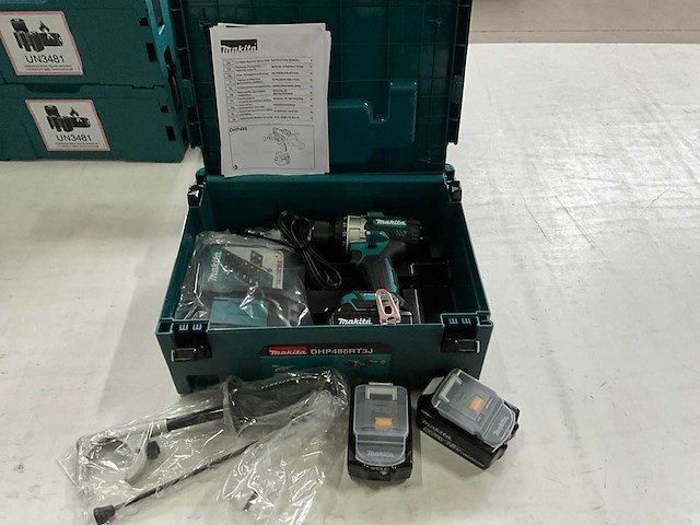 Makita dhp486rt3j klop- en boorschroefmachine met lader en 3 accu’s - afbeelding 1 van  9
