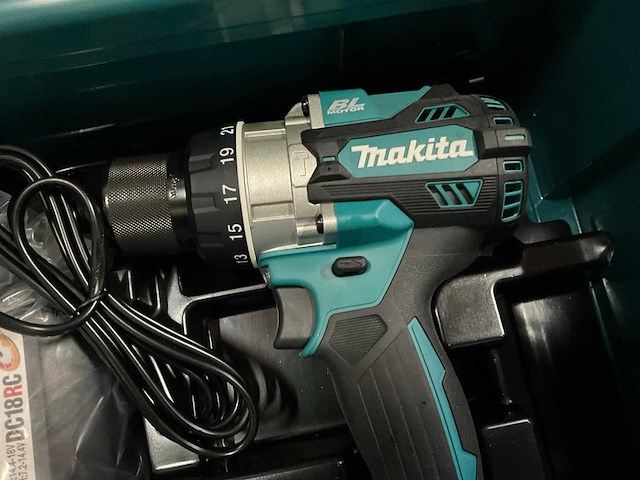 Makita dhp486rt3j klop- en boorschroefmachine met lader en 3 accu’s - afbeelding 3 van  9