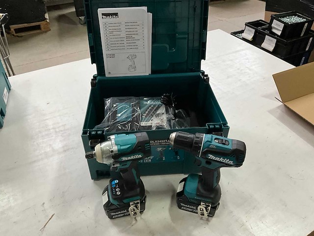 Makita dlx2452tj accu combo kit, schroefmachine/moersleutel met lader en 2 accu’s - afbeelding 1 van  9
