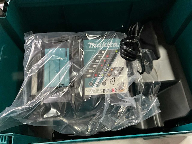 Makita dlx2452tj accu combo kit, schroefmachine/moersleutel met lader en 2 accu’s - afbeelding 5 van  9