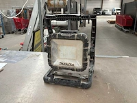 Makita dml805 bouwlamp - afbeelding 1 van  3