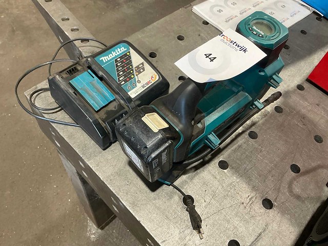 Makita dmp181 accu luchtcompressor - afbeelding 3 van  5