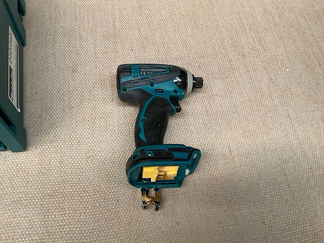 Makita dtd134 accu slagschroevendraaier - afbeelding 1 van  3