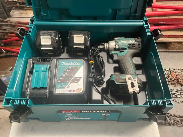 Makita dtw300 slagmoersleutel - afbeelding 1 van  7