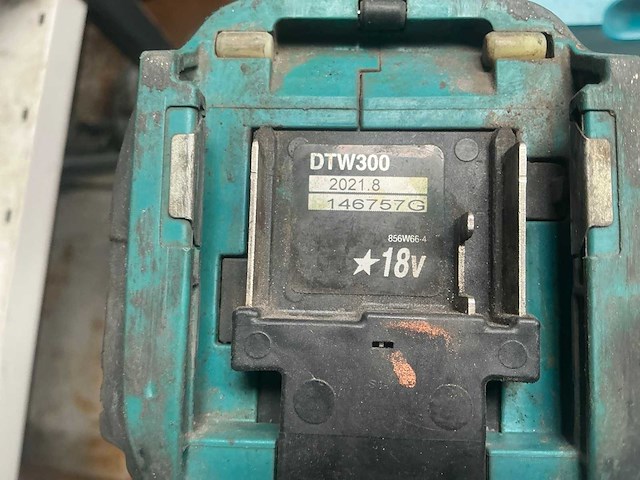 Makita dtw300 slagmoersleutel - afbeelding 7 van  7