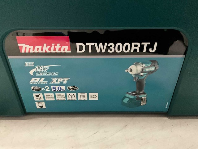 Makita dtw300rtj accu slagmoersleutel met lader en 2 accu’s - afbeelding 6 van  8