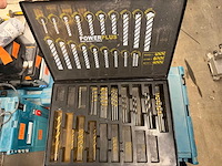 Makita elektrische boormachine met borenset - afbeelding 1 van  4