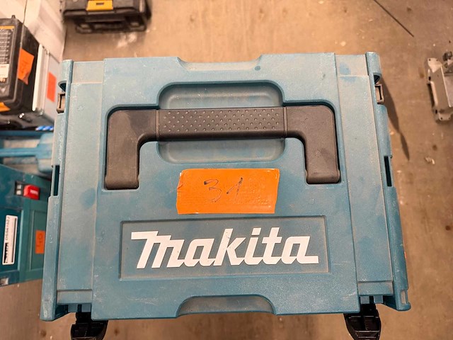 Makita elektrische boormachine met borenset - afbeelding 2 van  4
