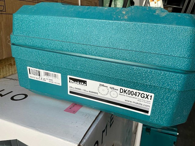 Makita ga 9060 haakse slijpmachine - afbeelding 4 van  6