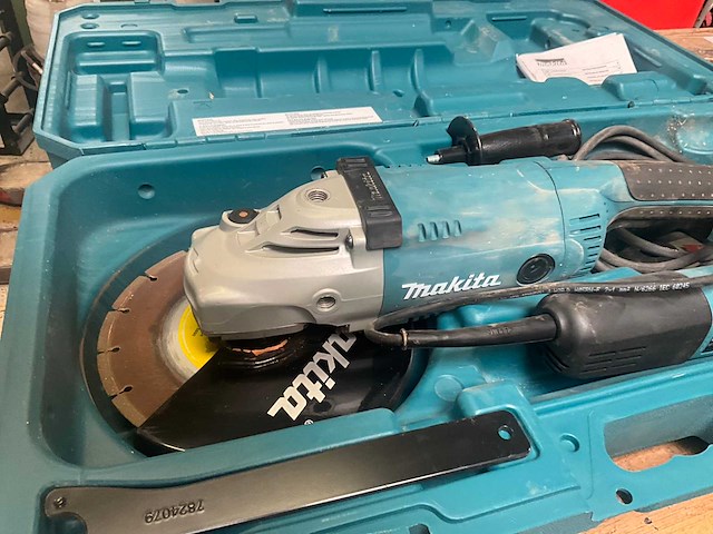 Makita ga9020 en 9558hnrg haakse slijpschijvenset - afbeelding 5 van  12