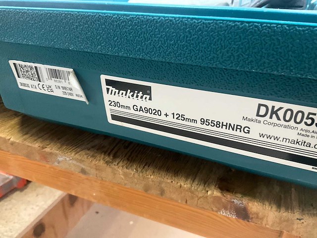 Makita ga9020 en 9558hnrg haakse slijpschijvenset - afbeelding 12 van  12