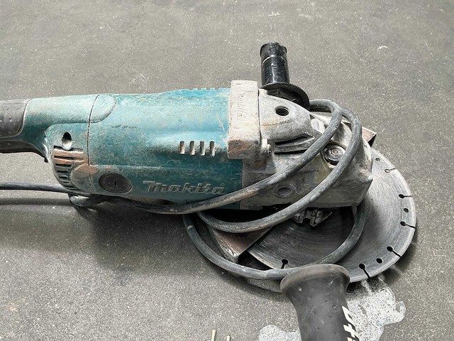 Makita ga9030 r en ga9020 haakse slijpmachine (2x) - afbeelding 2 van  5