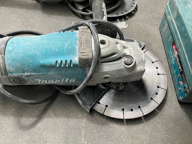 Makita ga9030 r en ga9020 haakse slijpmachine (2x) - afbeelding 3 van  5