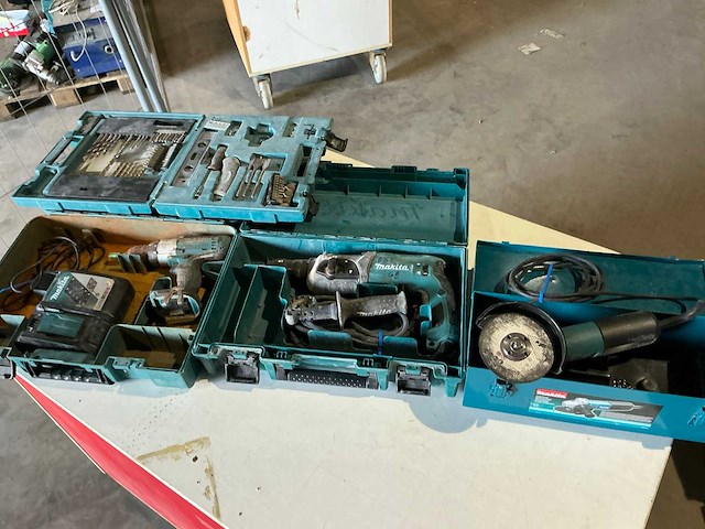 Makita gereedschap (3x) - afbeelding 1 van  11